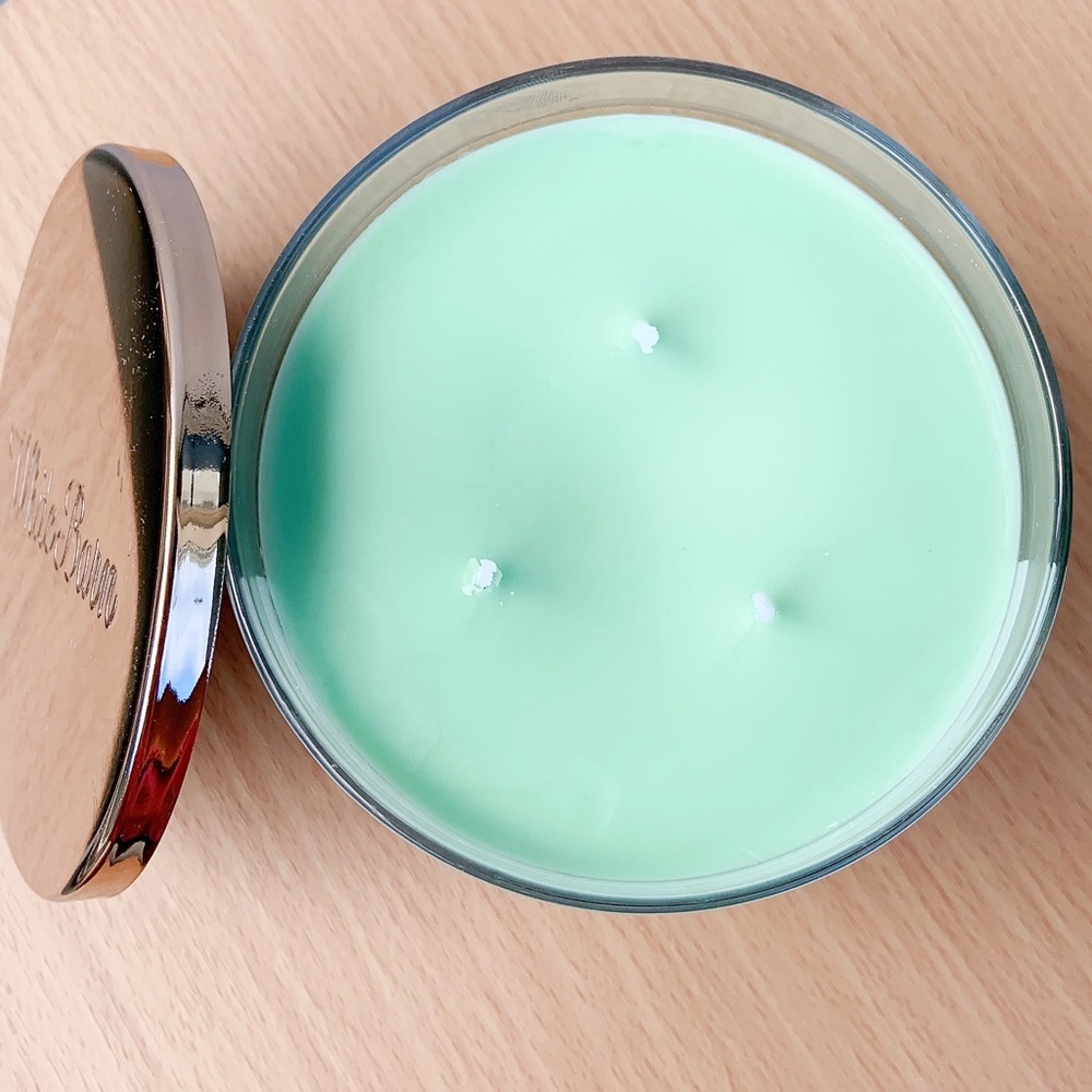 BBW Mint Chocolate chip Milkshake candle - Picture 4 of 10